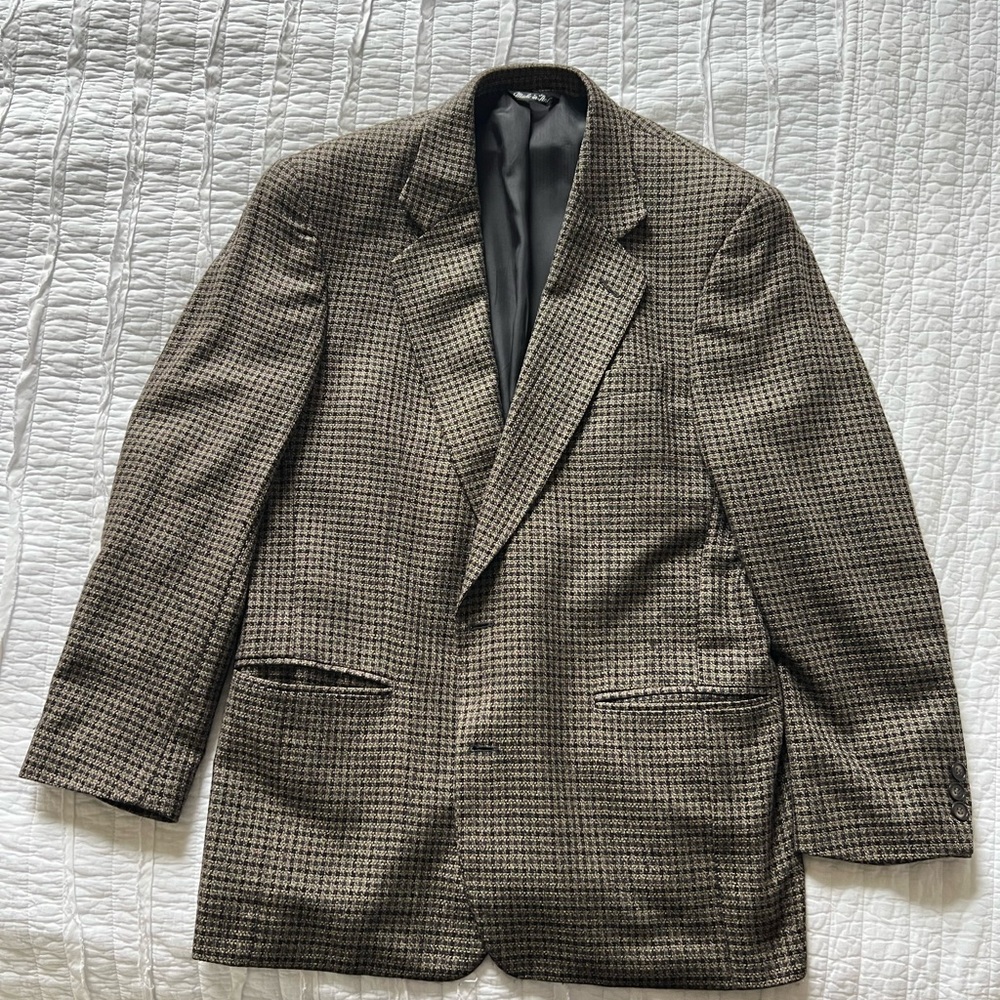 Men’s sports jacket. Silk/ wool. Very nice condition